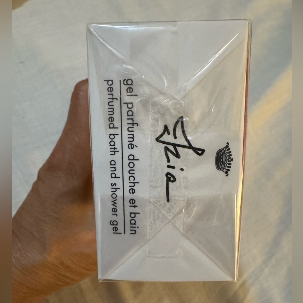 New - Sisley Izia Perfumed bath & shower Gel - Picture 2 of 4
